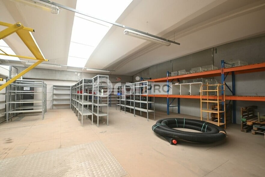 5 Avenue Lionel Terray, Meyzieu for lease - Interior Photo - Image 2 of 10