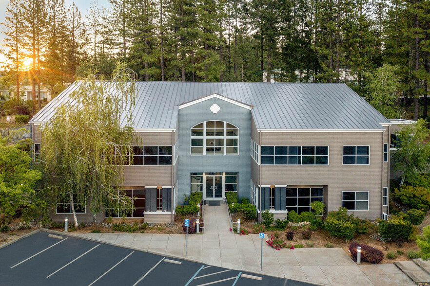 350 Crown Point Cir, Grass Valley, CA for lease - Building Photo - Image 1 of 61