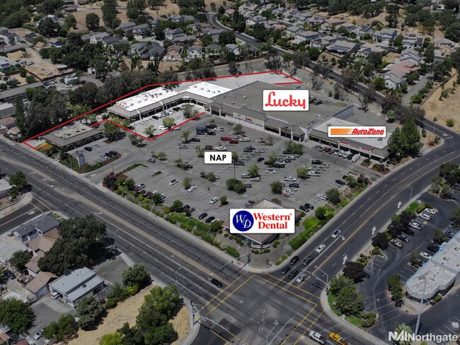 Plus de détails pour 751-775 E Monte Vista Ave, Vacaville, CA - Commerce de détail à vendre