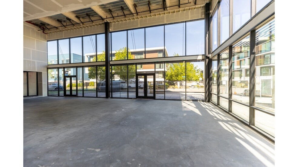 999 Riverfront St, West Sacramento, CA à louer - Photo du bâtiment - Image 3 de 14