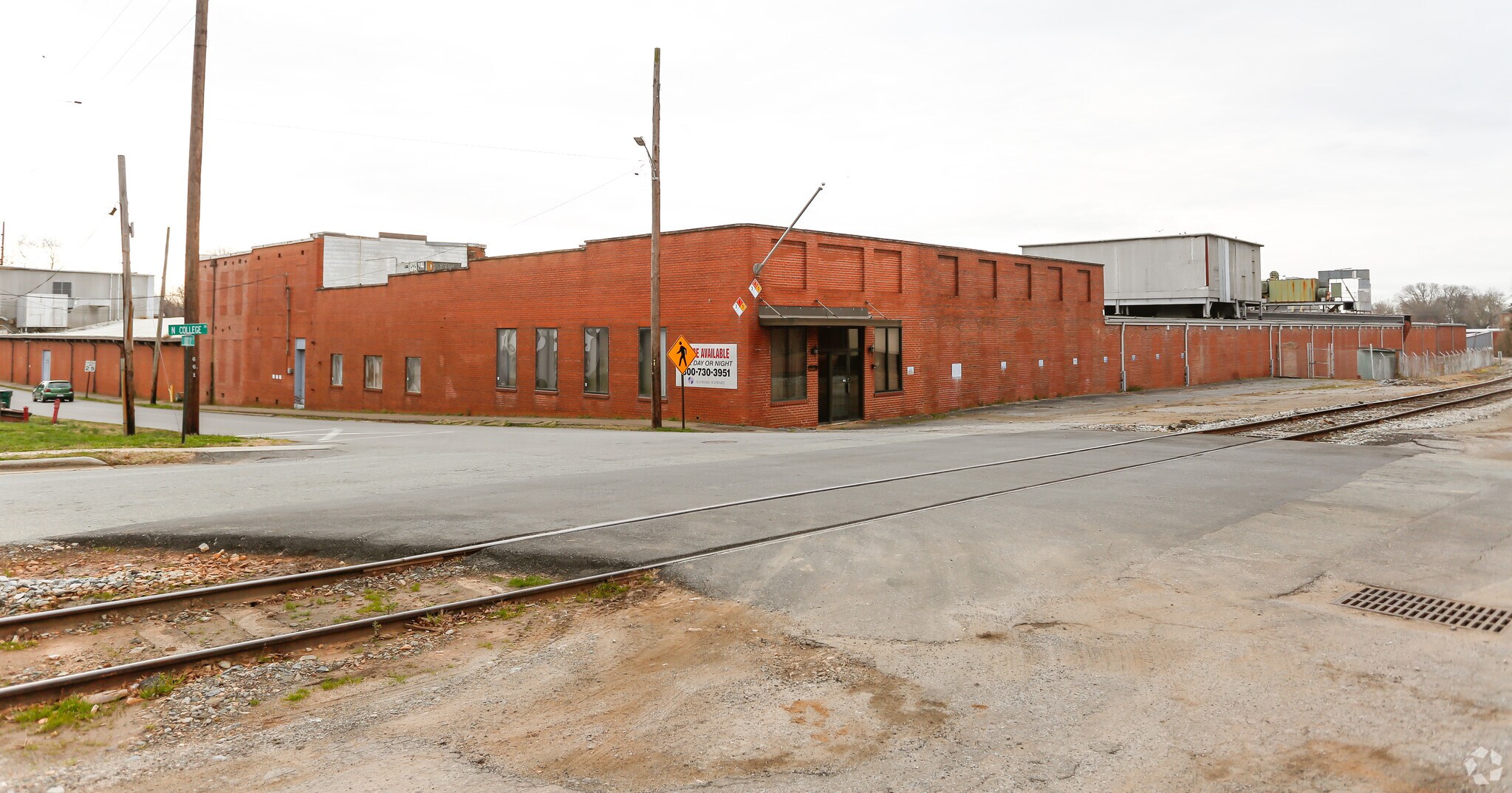 101 E 11th St, Newton, NC for sale Primary Photo- Image 1 of 1