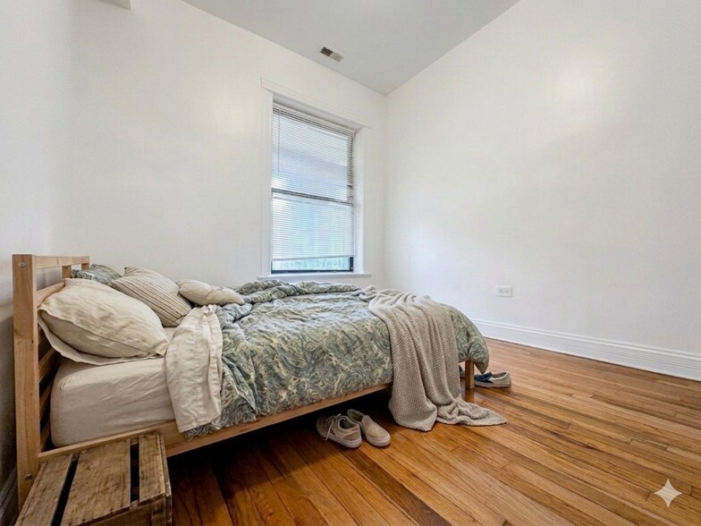 5616 S Michigan Ave, Chicago, IL à vendre - Photo du bâtiment - Image 3 de 5