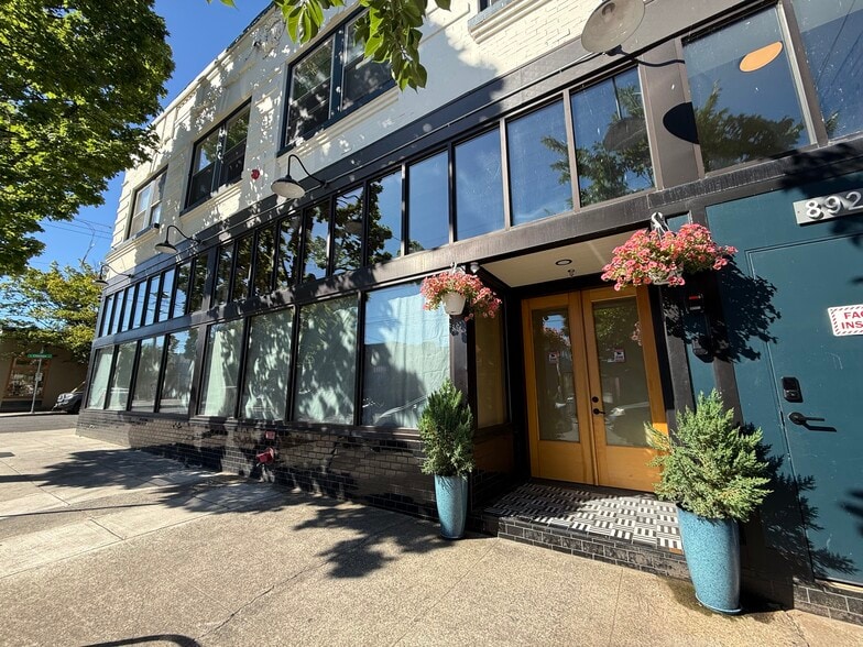 8926-8928 N Lombard St, Portland, OR for lease - Building Photo - Image 2 of 6