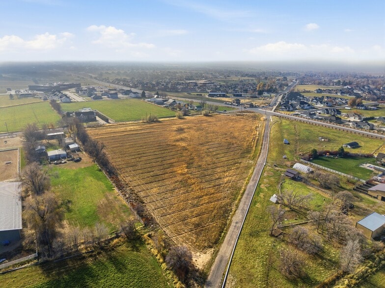 9800 Woodland Hills Dr., Salem, UT à vendre - Photo du bâtiment - Image 2 de 11