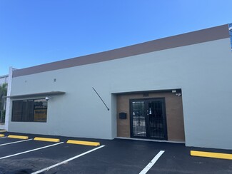 Plus de détails pour 3056 NE 12th Ter, Oakland Park, FL - Industriel à louer