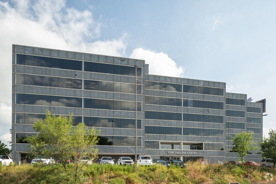 1700 W Higgins Rd, Des Plaines, IL à louer - Photo du bâtiment - Image 2 de 7