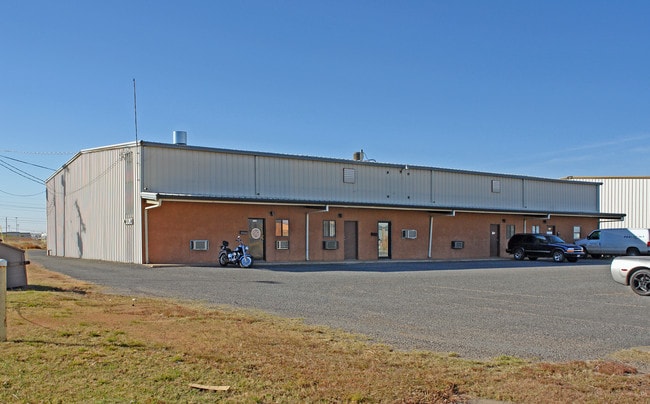More details for 7010-7020 Cedar Ave, Lubbock, TX - Industrial for Lease