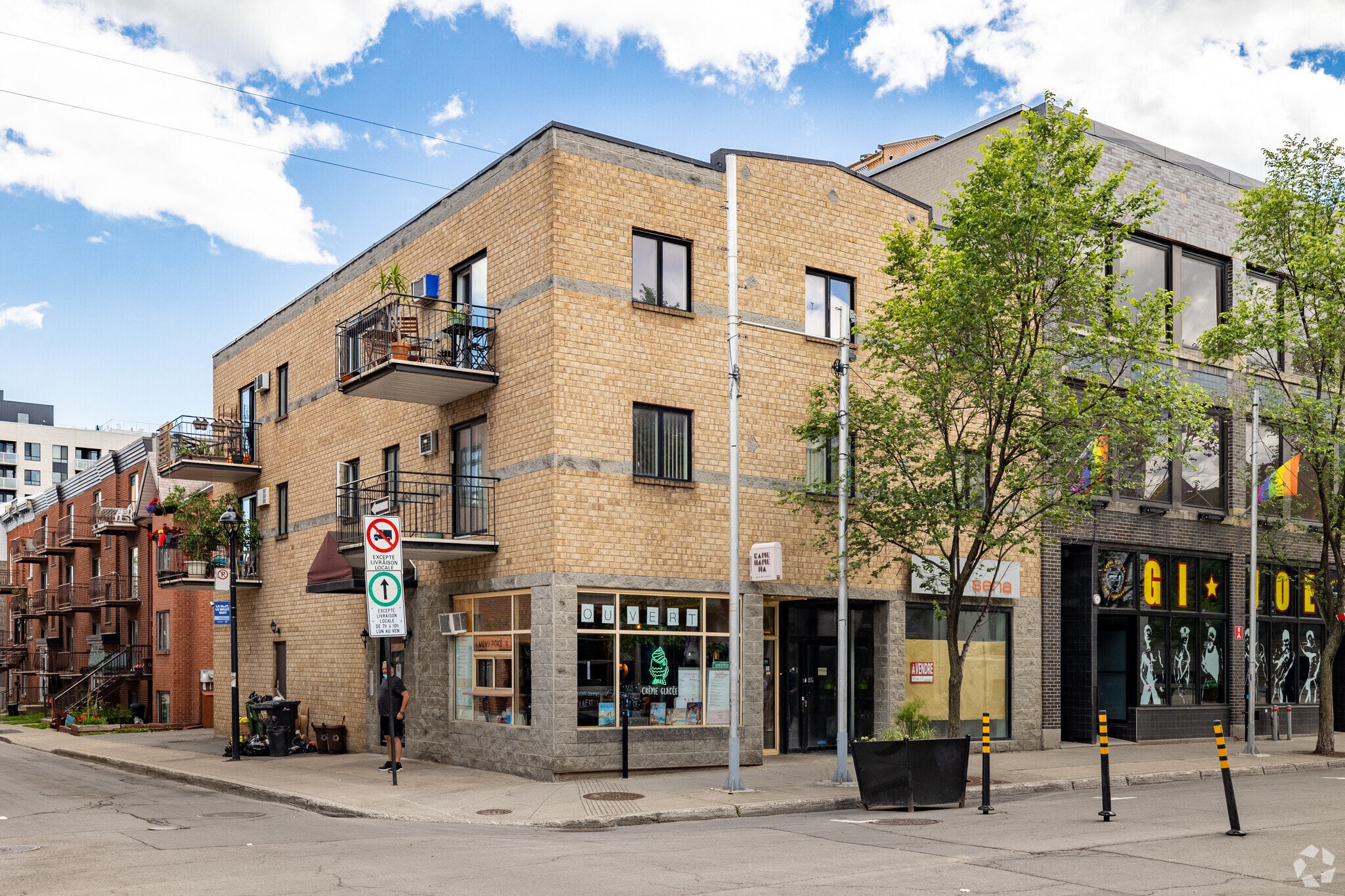 1188 Rue Sainte-Catherine E, Montréal, QC for sale Primary Photo- Image 1 of 1