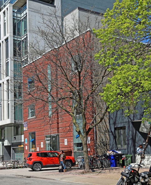 20 Camden St, Toronto, ON à louer - Photo du bâtiment - Image 2 de 4