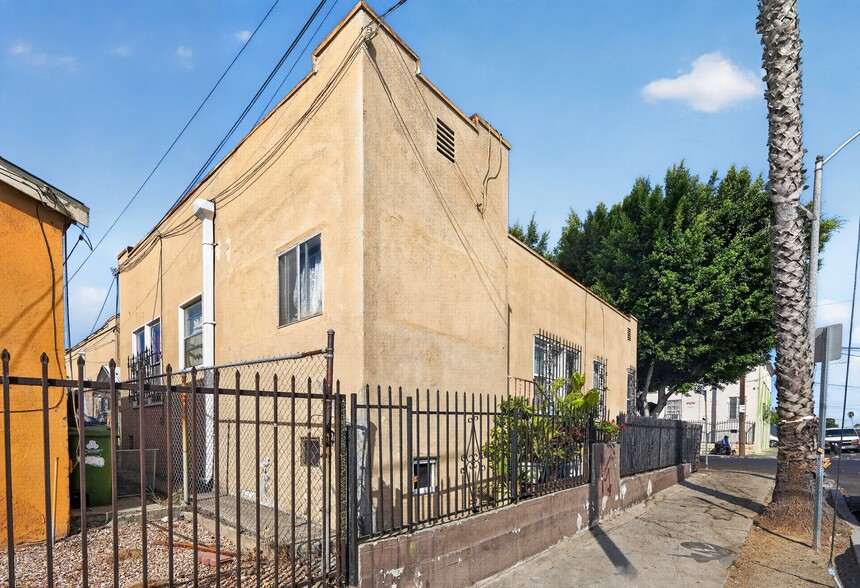 620-628 N Fickett St, Los Angeles, CA for sale - Building Photo - Image 3 of 10