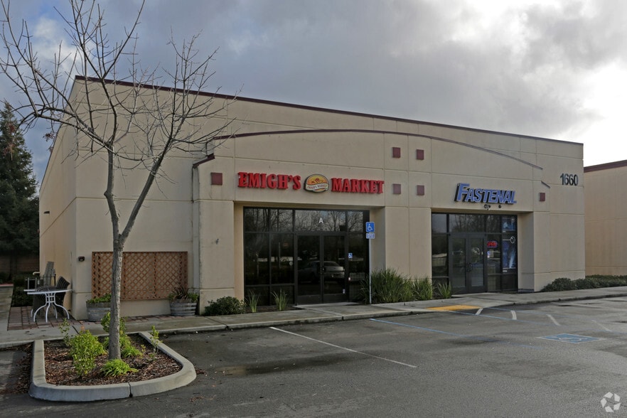 1660 N Lincoln St, Dixon, CA for sale - Building Photo - Image 3 of 4