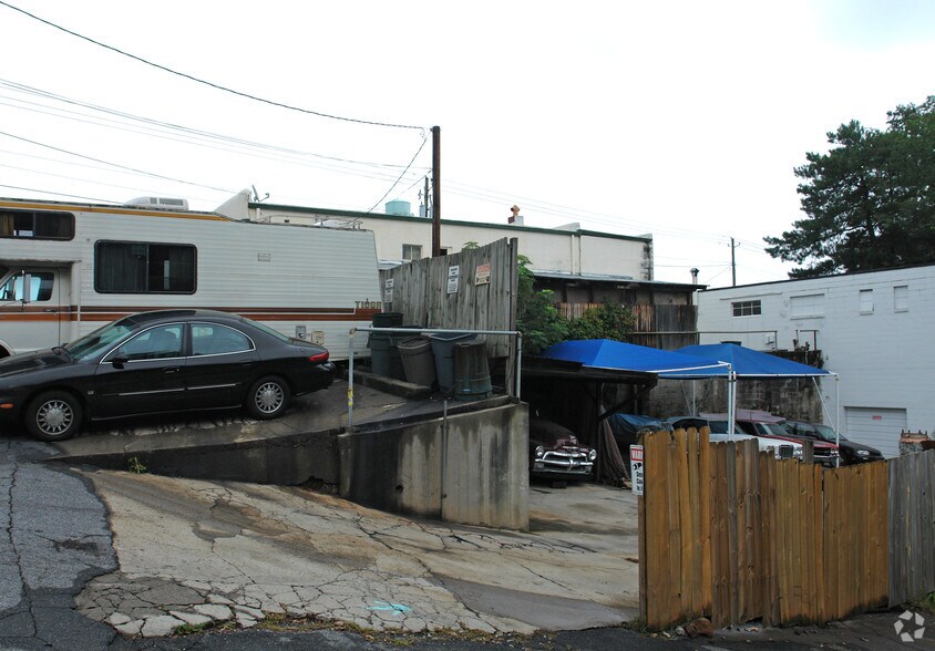 896 Atlanta St, Roswell, GA à vendre - Photo du bâtiment - Image 2 de 2