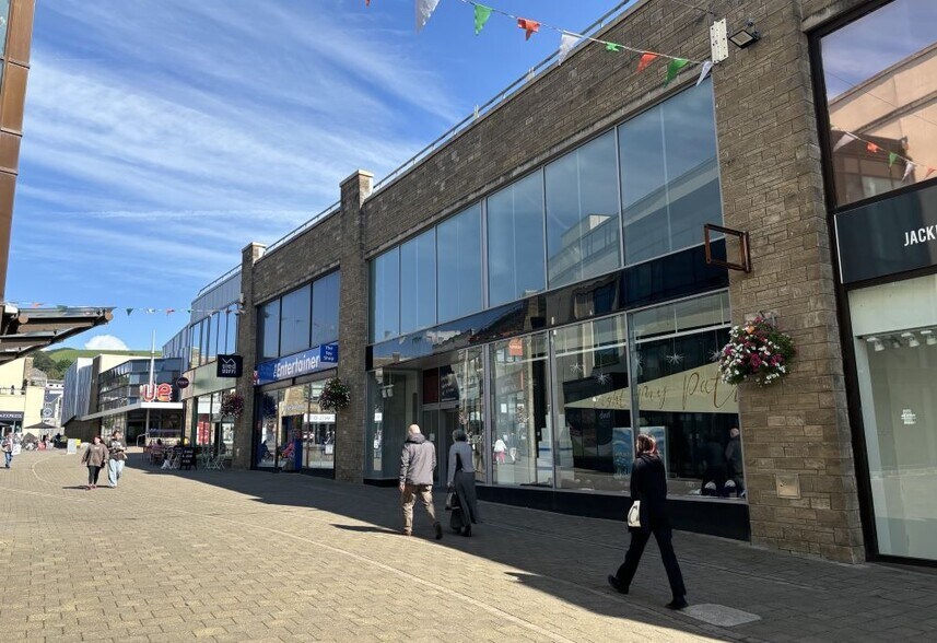 St Catherines Walk, Carmarthen à louer - Photo du bâtiment - Image 2 de 2