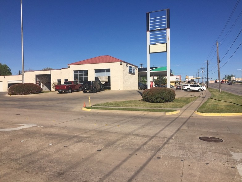 701 Fort Worth Hwy, Weatherford, TX for sale - Building Photo - Image 1 of 1