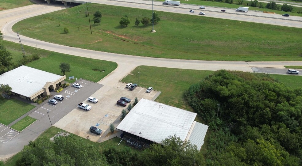 10707 Broadway Ext, Oklahoma City, OK for sale - Building Photo - Image 2 of 6