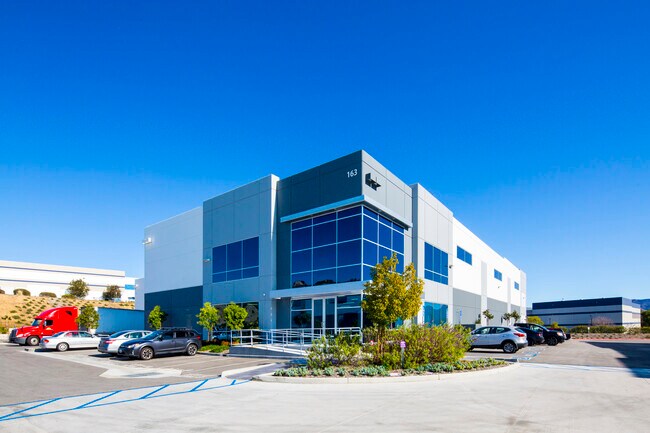 Plus de détails pour 163 Cochran St, Simi Valley, CA - Industriel à louer