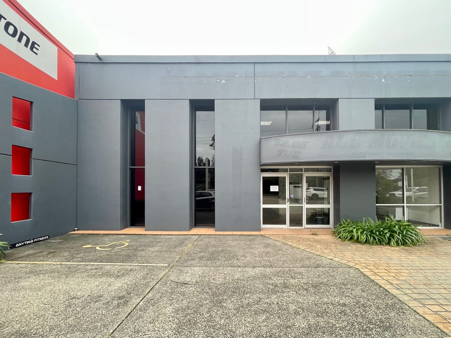 19 Anzac Rd, Tuggerah for lease Primary Photo- Image 1 of 2