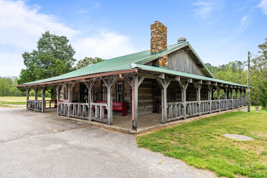2350 Squire Boone SW rd, Mauckport, IN for lease - Building Photo - Image 2 of 33