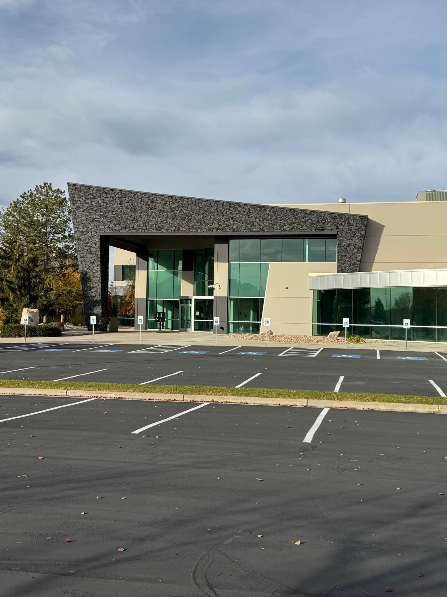 255 Admiral Byrd Rd, Salt Lake City, UT for lease Primary Photo- Image 1 of 31