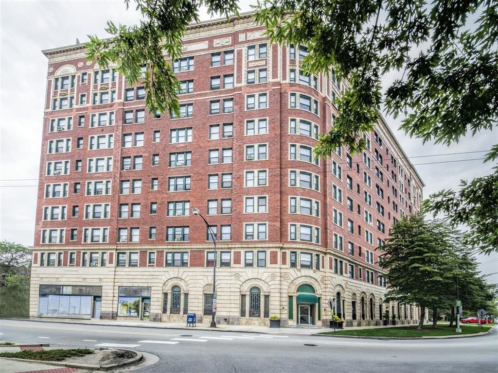 7100 S South Shore Dr, Chicago, IL for lease Building Photo- Image 1 of 20