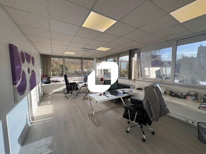 Office in Saint-Germain-en-Laye for sale - Interior Photo - Image 1 of 5