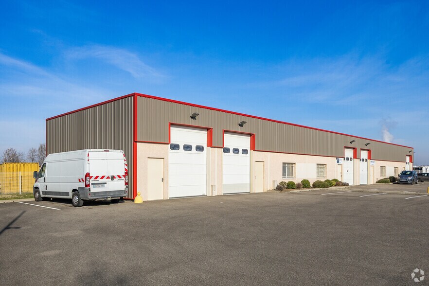 1A Rue Augustin Fresnel, Chassieu for lease - Building Photo - Image 1 of 8