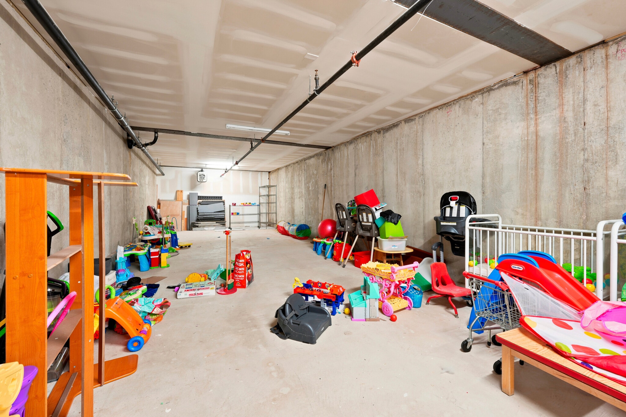 512 E Girard Ave, Philadelphia, PA for lease Interior Photo- Image 1 of 6