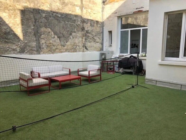 Office in Bordeaux for lease - Building Photo - Image 3 of 19