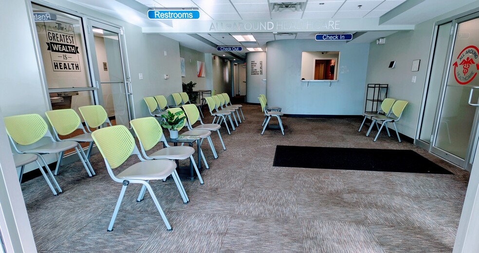 1151 S 4th St, Louisville, KY for lease - Interior Photo - Image 2 of 15