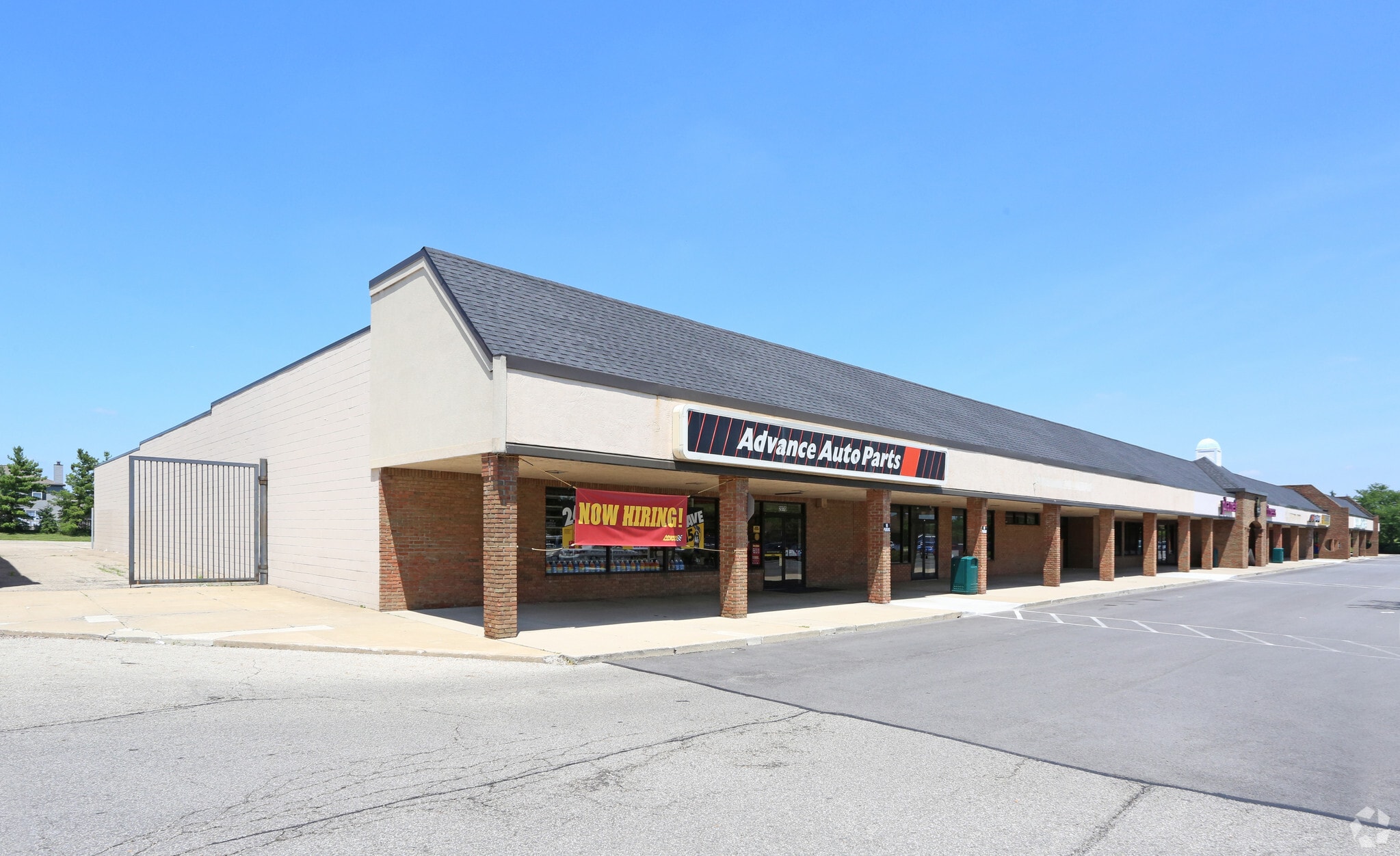 2002-2070 Crown Plaza Dr, Columbus, OH for lease Primary Photo- Image 1 of 6