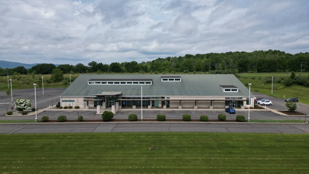 10 Treible Dr, Tunkhannock, PA à louer - Photo du bâtiment - Image 2 de 28