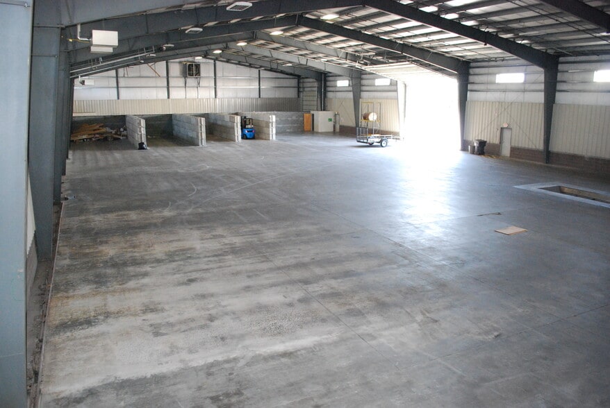 340 SE Logsden St, Bend, OR for lease - Building Photo - Image 3 of 10