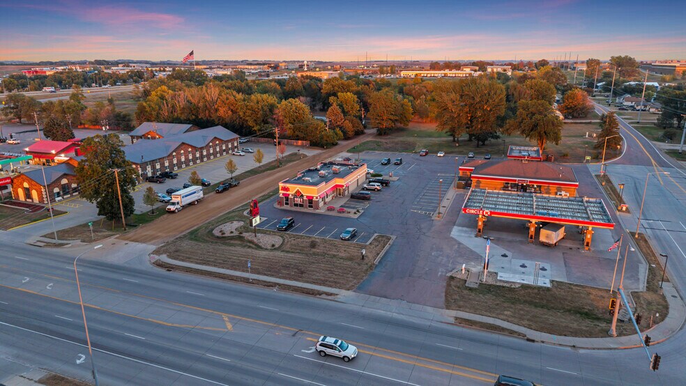 5050 N Cliff Ave, Sioux Falls, SD for sale - Building Photo - Image 2 of 7