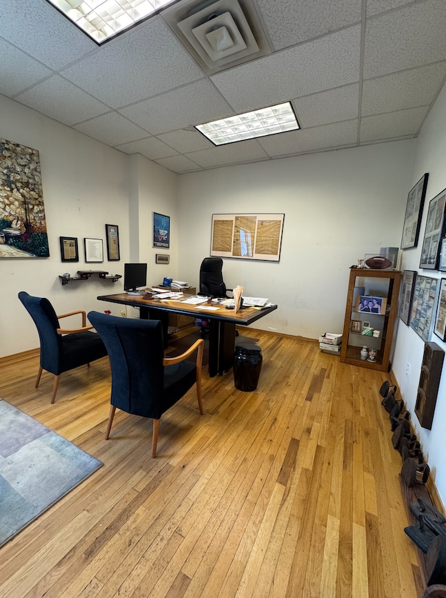 637 Willis Ave, Williston Park, NY for lease Interior Photo- Image 1 of 5