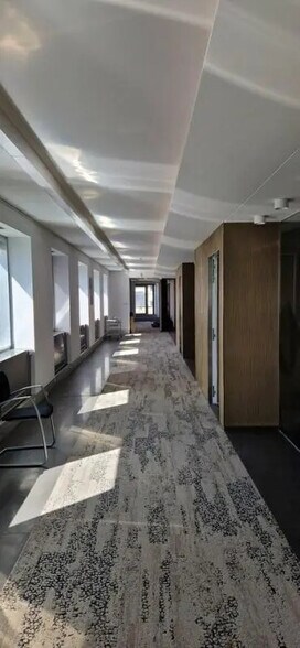 Office in Lyon for sale - Interior Photo - Image 2 of 6