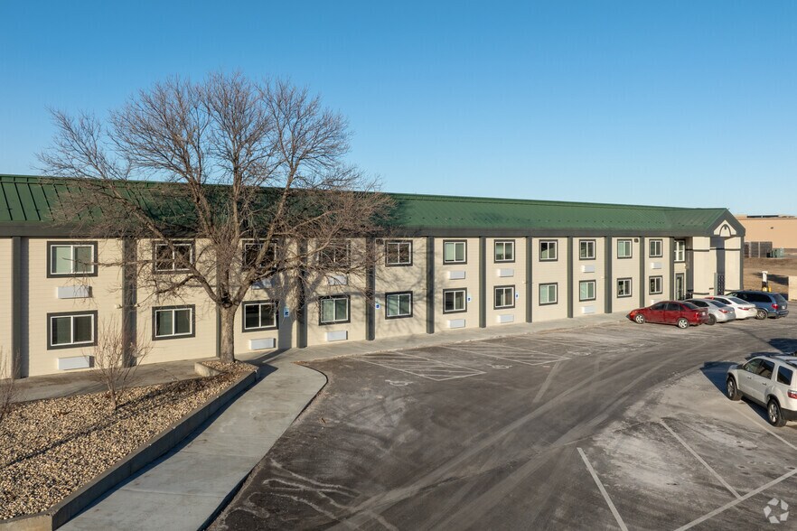 1525 W Havens Ave, Mitchell, SD à louer - Photo du bâtiment - Image 2 de 36