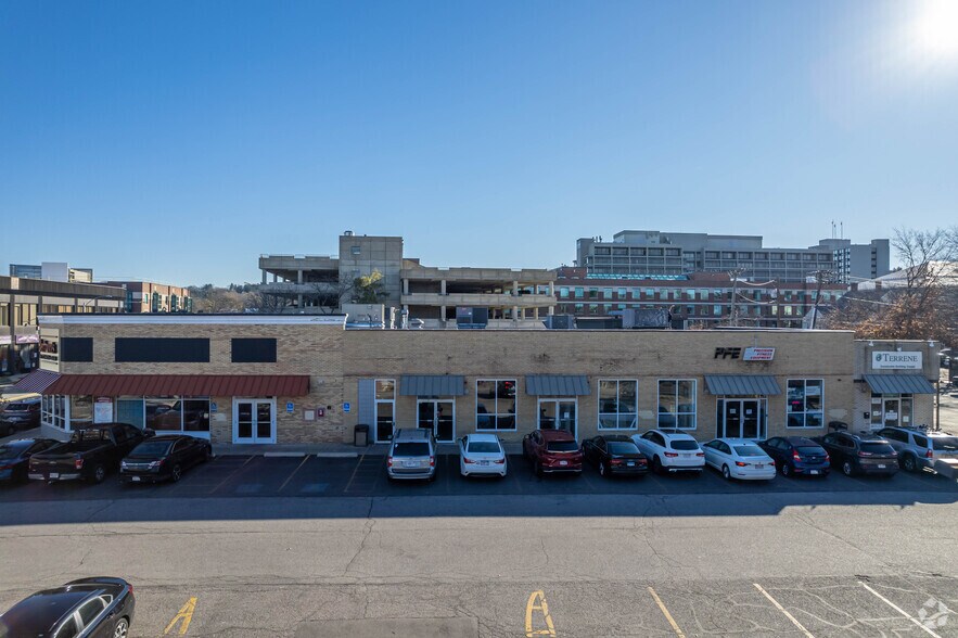 261-275 Centre St, Newton, MA à louer - Photo du bâtiment - Image 2 de 3