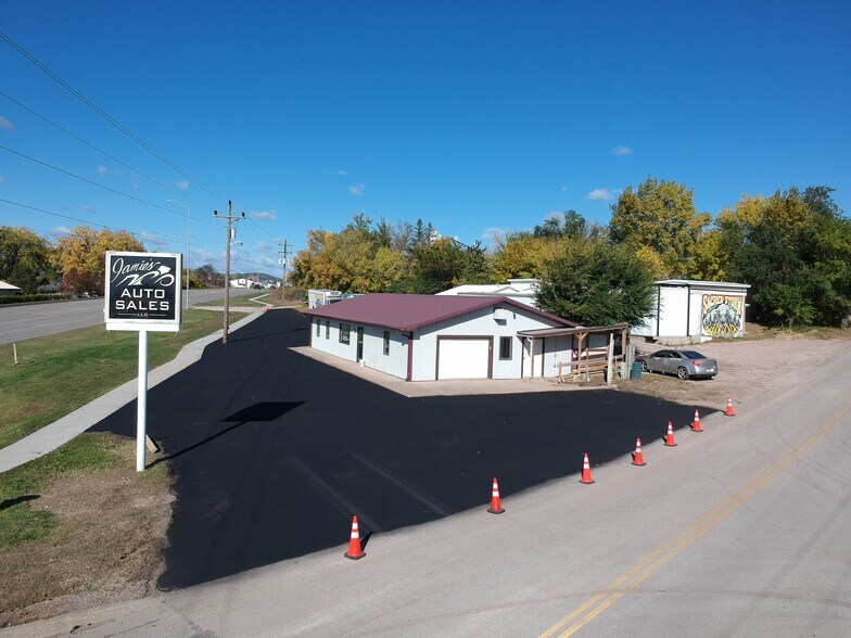 1585 Valley Dr, Rapid City, SD à vendre - Photo du bâtiment - Image 2 de 7