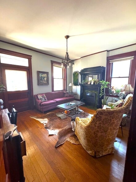 3825 Eastern Ave, Cincinnati, OH for sale - Building Photo - Image 3 of 16