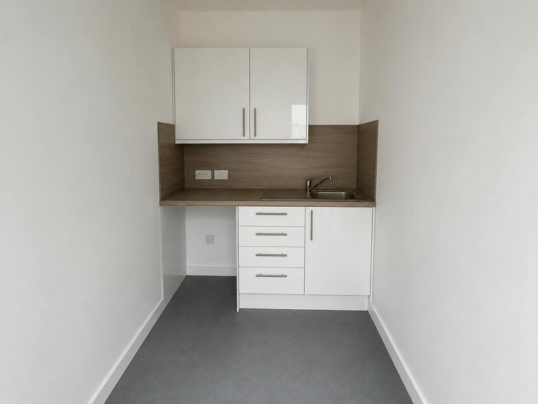 Main St, Perth for lease - Building Photo - Image 2 of 6