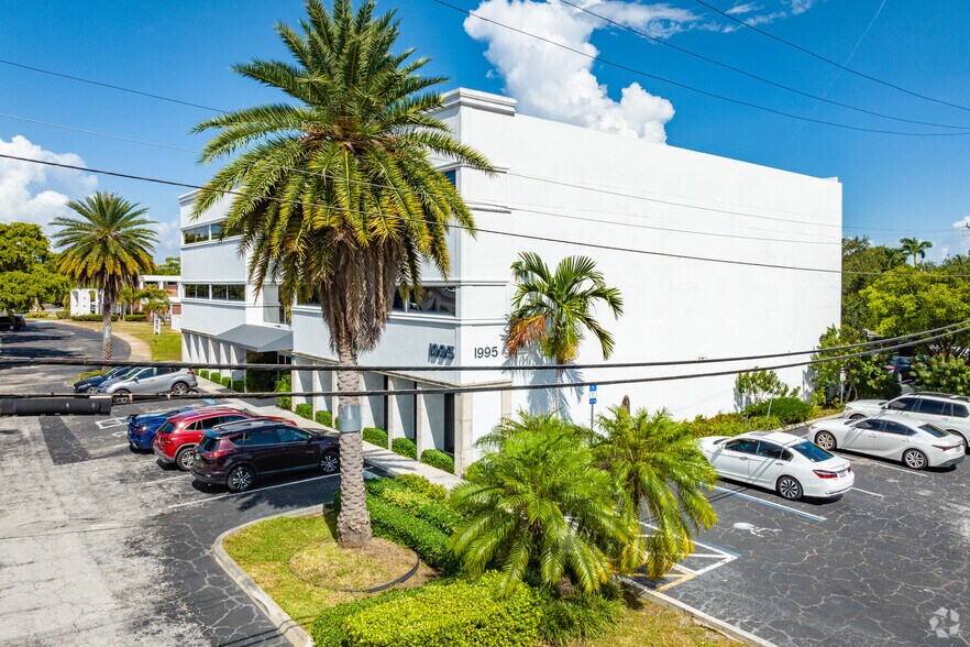 1995 E Oakland Park Blvd, Fort Lauderdale, FL à louer - Photo du bâtiment - Image 1 de 9