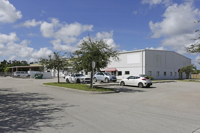 More details for 7899 Drew Cir, Fort Myers, FL - Industrial for Lease