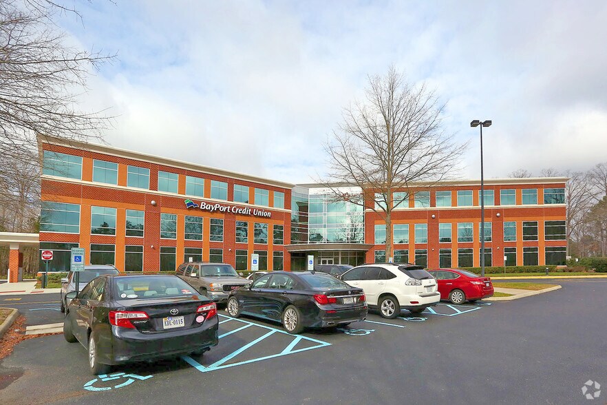 One Bayport Way, Newport News, VA à louer - Photo du bâtiment - Image 1 de 1