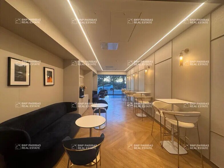 Office in Lyon for lease - Interior Photo - Image 3 of 22
