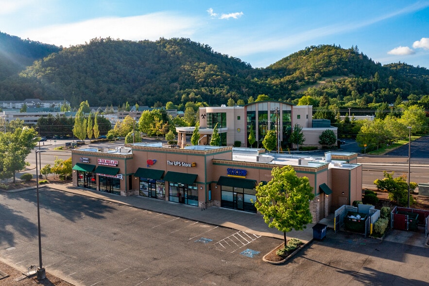 3001 NW Stewart Pky, Roseburg, OR for sale - Building Photo - Image 2 of 10