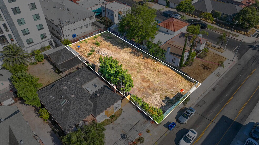 1562 S Fairfax Ave, Los Angeles, CA à vendre - Photo du bâtiment - Image 3 de 23