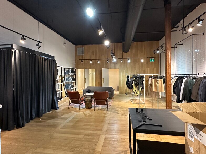 316 Cordova St W, Vancouver, BC à louer - Photo du bâtiment - Image 3 de 5