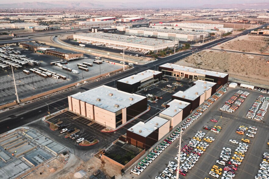 5170 W Sunset Rd, Las Vegas, NV à vendre - Photo du bâtiment - Image 2 de 2