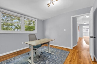 100 Whitsett St, Greenville, SC à louer Photo intérieure- Image 2 de 3