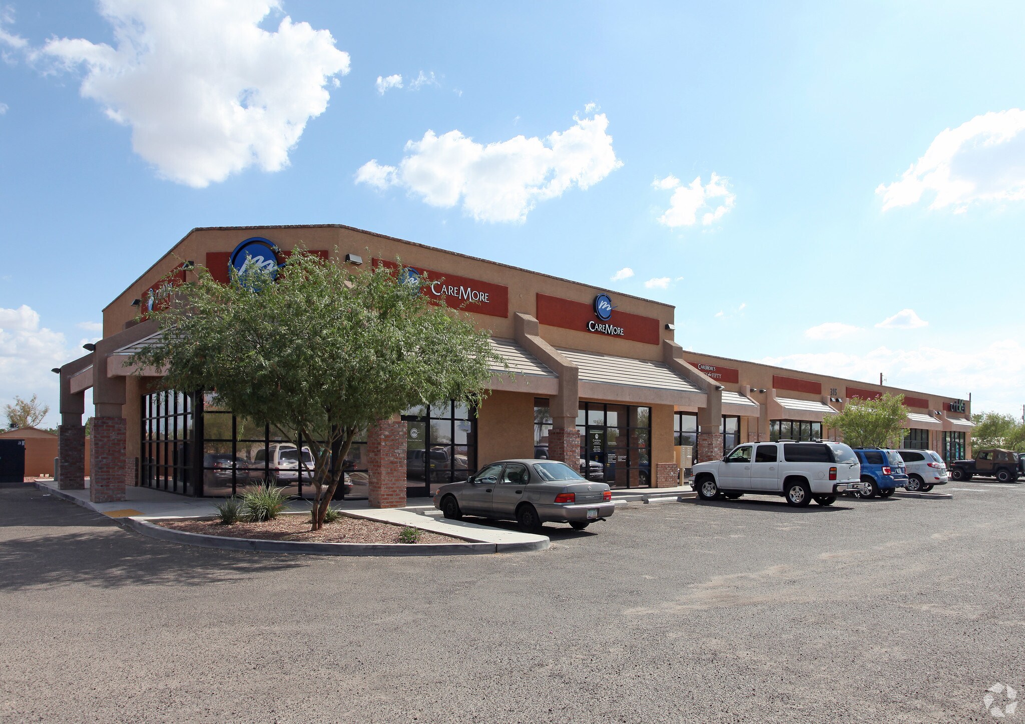 315 W Irvington Rd, Tucson, AZ à louer Photo du bâtiment- Image 1 de 8